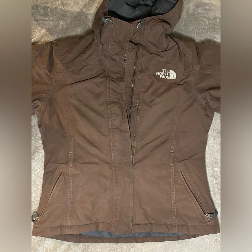 The North Face 550 winter coat - Picture 2 of 7